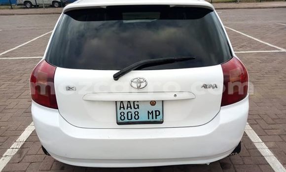Comprar Usado Toyota Runx Branco Carro em Maputo em Maputo Comprar Usado Toyota Runx Branco Carro em Maputo em Maputo
