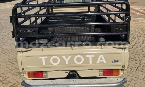 Tenga Tsaru Toyota Land Cruiser Bhurawuni Mota in Maputo in Maputo Tenga Tsaru Toyota Land Cruiser Bhurawuni Mota in Maputo in Maputo