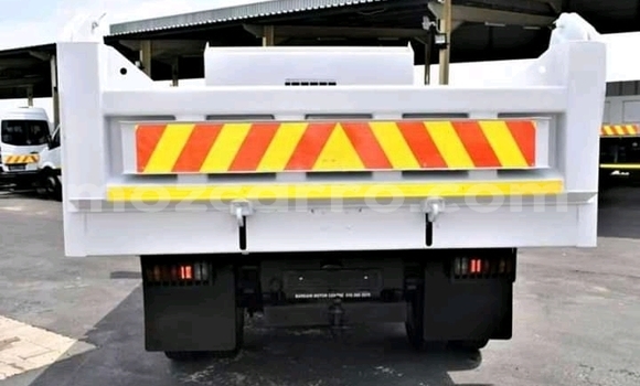 Buy Used Hino 300 Series White Truck in Chemba in Sofala Buy Used Hino 300 Series White Truck in Chemba in Sofala