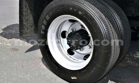 Buy Used Hino 300 Series White Truck in Chemba in Sofala Buy Used Hino 300 Series White Truck in Chemba in Sofala