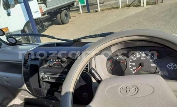 Comprar Usado Toyota Dyna Branco Caminhão em Chemba em Sofala Comprar Usado Toyota Dyna Branco Caminhão em Chemba em Sofala