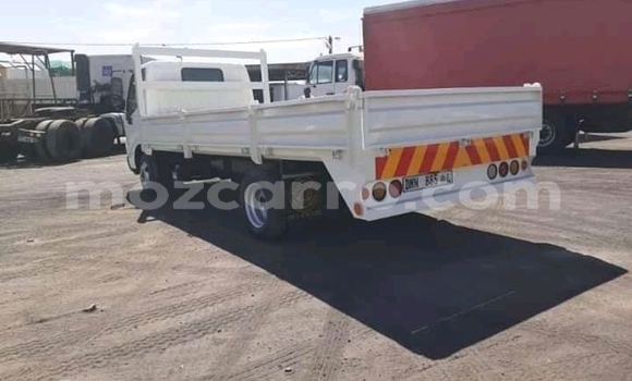 Comprar Usado Toyota Dyna Branco Caminhão em Chemba em Sofala Comprar Usado Toyota Dyna Branco Caminhão em Chemba em Sofala