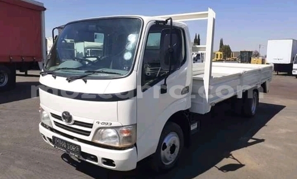 Comprar Usado Toyota Dyna Branco Caminhão em Chemba em Sofala Comprar Usado Toyota Dyna Branco Caminhão em Chemba em Sofala