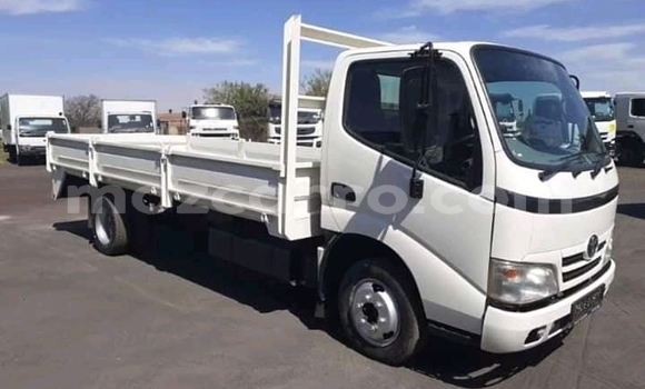 Comprar Usado Toyota Dyna Branco Caminhão em Chemba em Sofala Comprar Usado Toyota Dyna Branco Caminhão em Chemba em Sofala