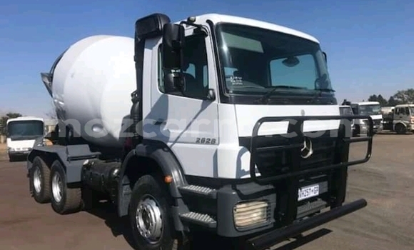 Comprar Usado Mercedes‒Benz 2628 Branco Caminhão em Chemba em Sofala Comprar Usado Mercedes‒Benz 2628 Branco Caminhão em Chemba em Sofala