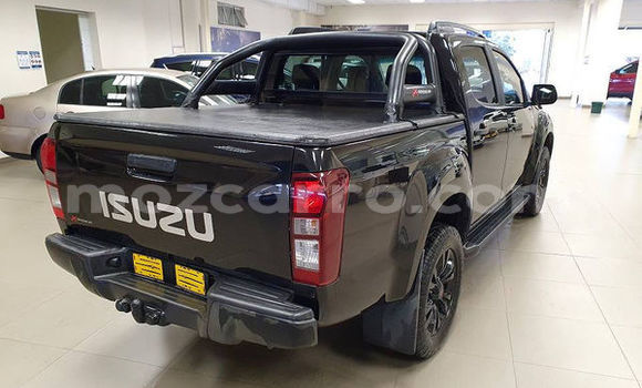 Comprar Usado Isuzu D-MAX Preto Carro em Balama em Cabo Delgado Comprar Usado Isuzu D-MAX Preto Carro em Balama em Cabo Delgado