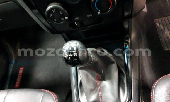 Comprar Usado Isuzu D-MAX Preto Carro em Balama em Cabo Delgado Comprar Usado Isuzu D-MAX Preto Carro em Balama em Cabo Delgado