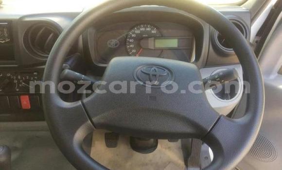 Comprar Usado Toyota Dyna Branco Caminhão em Balama em Cabo Delgado Comprar Usado Toyota Dyna Branco Caminhão em Balama em Cabo Delgado