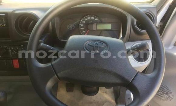 Comprar Usado Toyota Dyna Branco Caminhão em Balama em Cabo Delgado Comprar Usado Toyota Dyna Branco Caminhão em Balama em Cabo Delgado