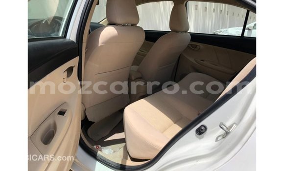 Comprar Importar Toyota Yaris Branco Carro em Import - Dubai em Cabo Delgado Comprar Importar Toyota Yaris Branco Carro em Import - Dubai em Cabo Delgado