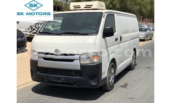 Comprar Importar Toyota Hiace Branco Carro em Import - Dubai em Cabo Delgado Comprar Importar Toyota Hiace Branco Carro em Import - Dubai em Cabo Delgado