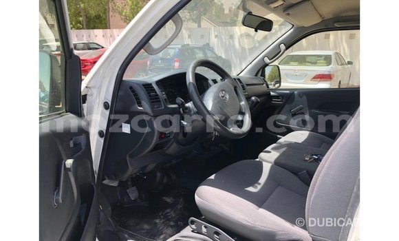 Nunua Imported Toyota Hiace Nyeupe Gari ndani ya Import - Dubai nchini Cabo Delgado Nunua Imported Toyota Hiace Nyeupe Gari ndani ya Import - Dubai nchini Cabo Delgado
