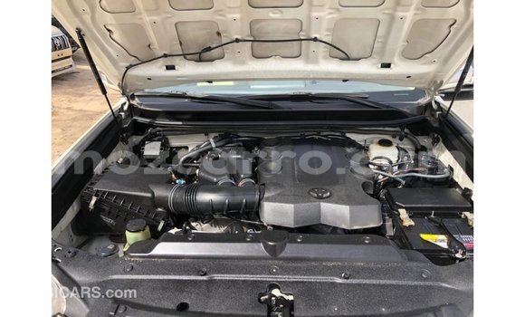Tenga Imported Toyota Prado Chena Mota in Import - Dubai in Cabo Delgado Tenga Imported Toyota Prado Chena Mota in Import - Dubai in Cabo Delgado