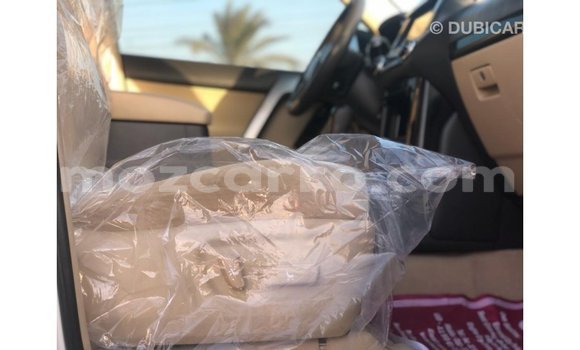 Nunua Imported Toyota Prado Nyeupe Gari ndani ya Import - Dubai nchini Cabo Delgado Nunua Imported Toyota Prado Nyeupe Gari ndani ya Import - Dubai nchini Cabo Delgado