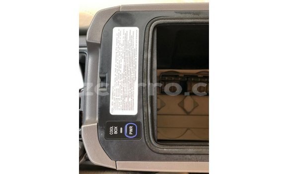 Nunua Imported Toyota Prado Nyeupe Gari ndani ya Import - Dubai nchini Cabo Delgado Nunua Imported Toyota Prado Nyeupe Gari ndani ya Import - Dubai nchini Cabo Delgado