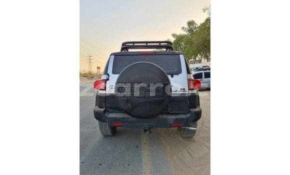 Tenga Imported Toyota FJ Cruiser Zvimwe Mota in Import - Dubai in Cabo Delgado Tenga Imported Toyota FJ Cruiser Zvimwe Mota in Import - Dubai in Cabo Delgado