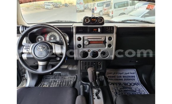 Tenga Imported Toyota FJ Cruiser Zvimwe Mota in Import - Dubai in Cabo Delgado Tenga Imported Toyota FJ Cruiser Zvimwe Mota in Import - Dubai in Cabo Delgado