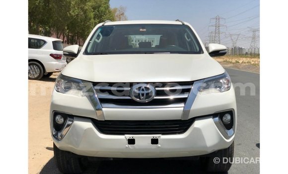 Comprar Importar Toyota Fortuner Branco Carro em Import - Dubai em Cabo Delgado Comprar Importar Toyota Fortuner Branco Carro em Import - Dubai em Cabo Delgado