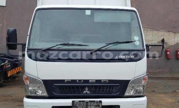 Comprar Usado Mitsubishi Canter Branco Caminhão em Chemba em Sofala