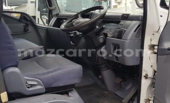Comprar Usado Mitsubishi Canter Branco Caminhão em Chemba em Sofala Comprar Usado Mitsubishi Canter Branco Caminhão em Chemba em Sofala