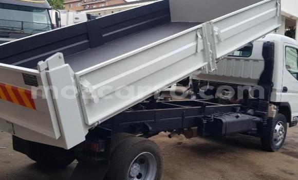 Comprar Usado Mitsubishi Canter Branco Caminhão em Chemba em Sofala Comprar Usado Mitsubishi Canter Branco Caminhão em Chemba em Sofala