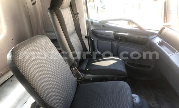 Comprar Usado Hino 300 Series Branco Caminhão em Chemba em Sofala Comprar Usado Hino 300 Series Branco Caminhão em Chemba em Sofala