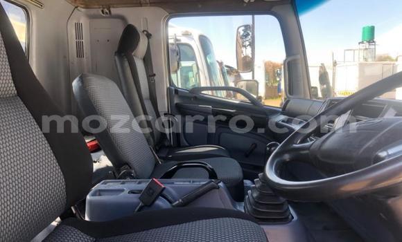 Comprar Usado Hino 300 Series Branco Caminhão em Chemba em Sofala Comprar Usado Hino 300 Series Branco Caminhão em Chemba em Sofala