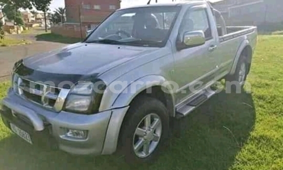 Nunua Ilio tumika Isuzu KB Fedha Gari ndani ya Chemba nchini Sofala