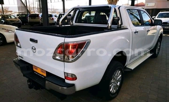 Buy Used Mazda BT-50 White Car in Chemba in Sofala Buy Used Mazda BT-50 White Car in Chemba in Sofala
