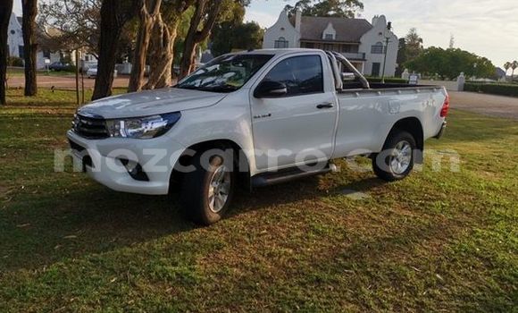 Comprar Usado Toyota Hilux Branco Carro em Maputo em Maputo Comprar Usado Toyota Hilux Branco Carro em Maputo em Maputo
