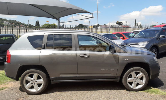 Comprar Usado Jeep Compass Prata Carro em Beira em Sofala Comprar Usado Jeep Compass Prata Carro em Beira em Sofala