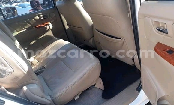 Comprar Usado Toyota Fortuner Branco Carro em Chemba em Sofala Comprar Usado Toyota Fortuner Branco Carro em Chemba em Sofala