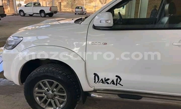 Comprar Usado Toyota Hilux Branco Carro em Chitima em Tete Comprar Usado Toyota Hilux Branco Carro em Chitima em Tete