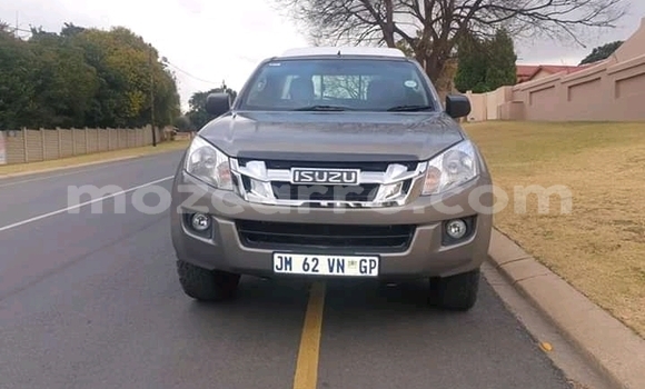 Comprar Usado Isuzu KB Prata Carro em Chibuto em Gaza