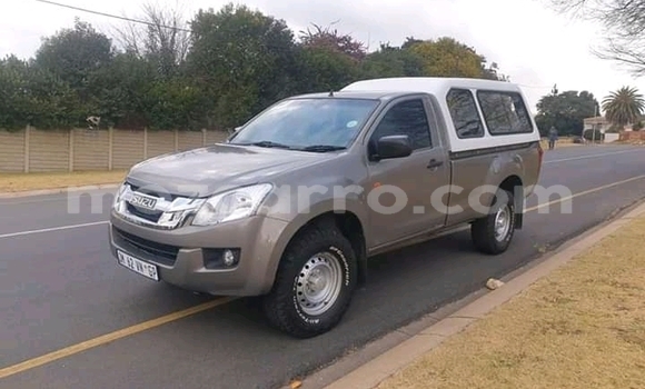 Comprar Usado Isuzu KB Prata Carro em Chibuto em Gaza Comprar Usado Isuzu KB Prata Carro em Chibuto em Gaza