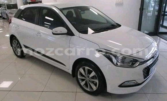 Nunua Ilio tumika Hyundai i20 Nyeupe Gari ndani ya Chibuto nchini Gaza