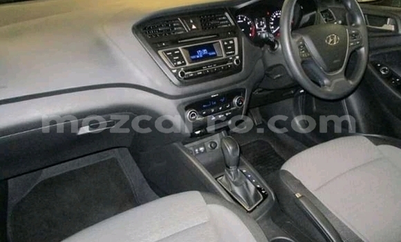 Comprar Usado Hyundai i20 Branco Carro em Chibuto em Gaza Comprar Usado Hyundai i20 Branco Carro em Chibuto em Gaza
