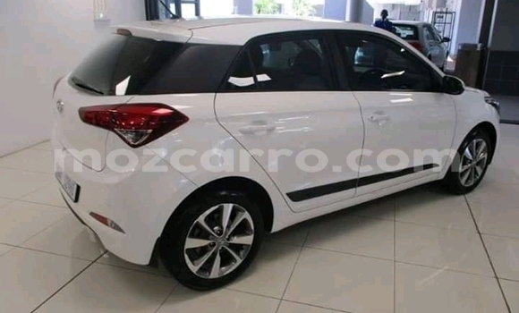 Comprar Usado Hyundai i20 Branco Carro em Chibuto em Gaza Comprar Usado Hyundai i20 Branco Carro em Chibuto em Gaza
