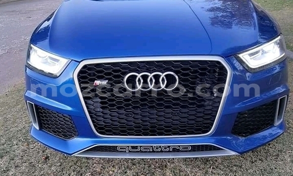 Comprar Usado Audi Q3 Azul Carro em Chitima em Tete