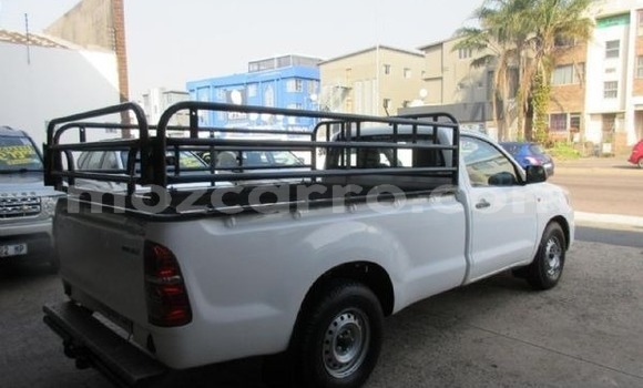 Buy Used Toyota Hilux White Car in Maputo in Maputo Buy Used Toyota Hilux White Car in Maputo in Maputo