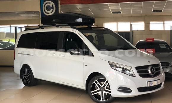 Comprar Usado Mercedes‒Benz V-klasse Branco Carro em Maputo em Maputo