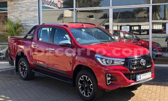 Buy Used Toyota Hilux Red Car in Maputo in Maputo