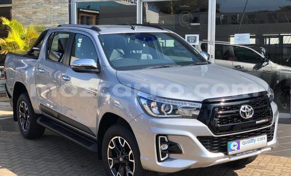 Buy Used Toyota Hilux Silver Car in Maputo in Maputo