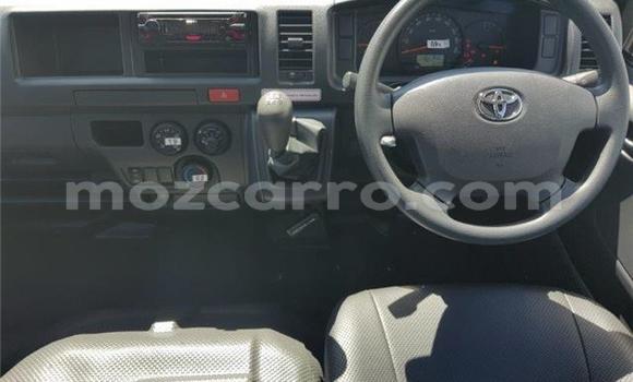 Tenga Tsaru Toyota iQ Tsvuku Mota in Chemba in Sofala Tenga Tsaru Toyota iQ Tsvuku Mota in Chemba in Sofala