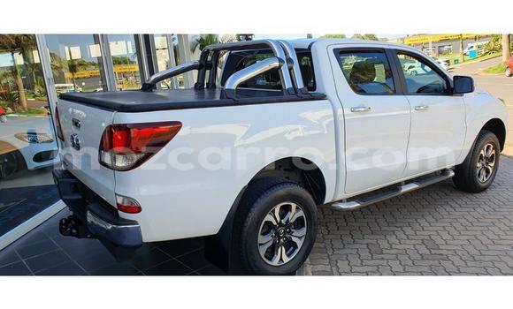 Comprar Usado Mazda BT-50 Branco Carro em Gilé em Zambezia Comprar Usado Mazda BT-50 Branco Carro em Gilé em Zambezia