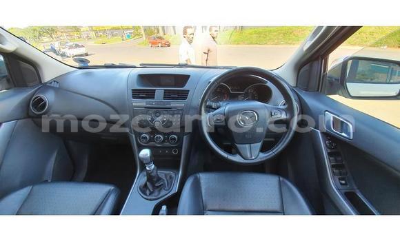 Comprar Usado Mazda BT-50 Branco Carro em Gilé em Zambezia Comprar Usado Mazda BT-50 Branco Carro em Gilé em Zambezia