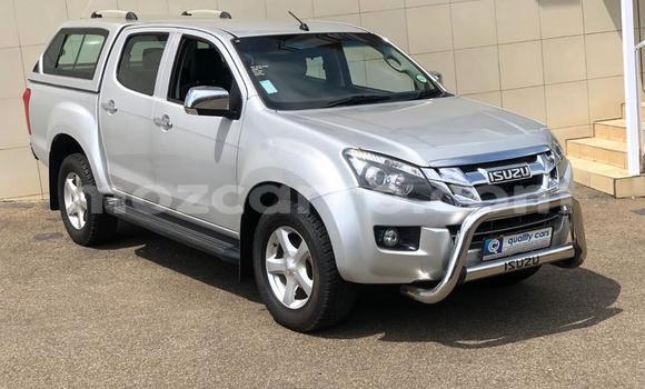 Comprar Usado Isuzu KB Prata Carro em Gilé em Zambezia
