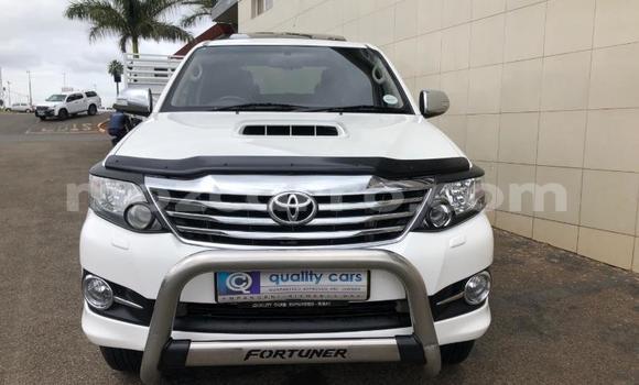 Comprar Usado Toyota Fortuner Branco Carro em Gilé em Zambezia Comprar Usado Toyota Fortuner Branco Carro em Gilé em Zambezia
