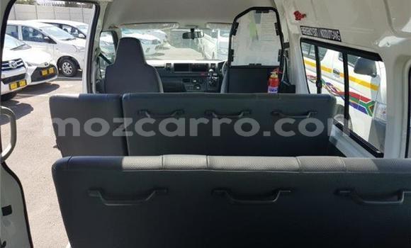 Tenga Tsaru Toyota iQ Tsvuku Mota in Chemba in Sofala Tenga Tsaru Toyota iQ Tsvuku Mota in Chemba in Sofala