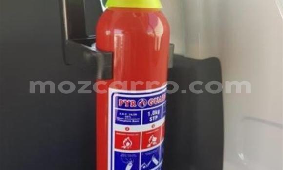 Tenga Tsaru Toyota iQ Tsvuku Mota in Chemba in Sofala Tenga Tsaru Toyota iQ Tsvuku Mota in Chemba in Sofala